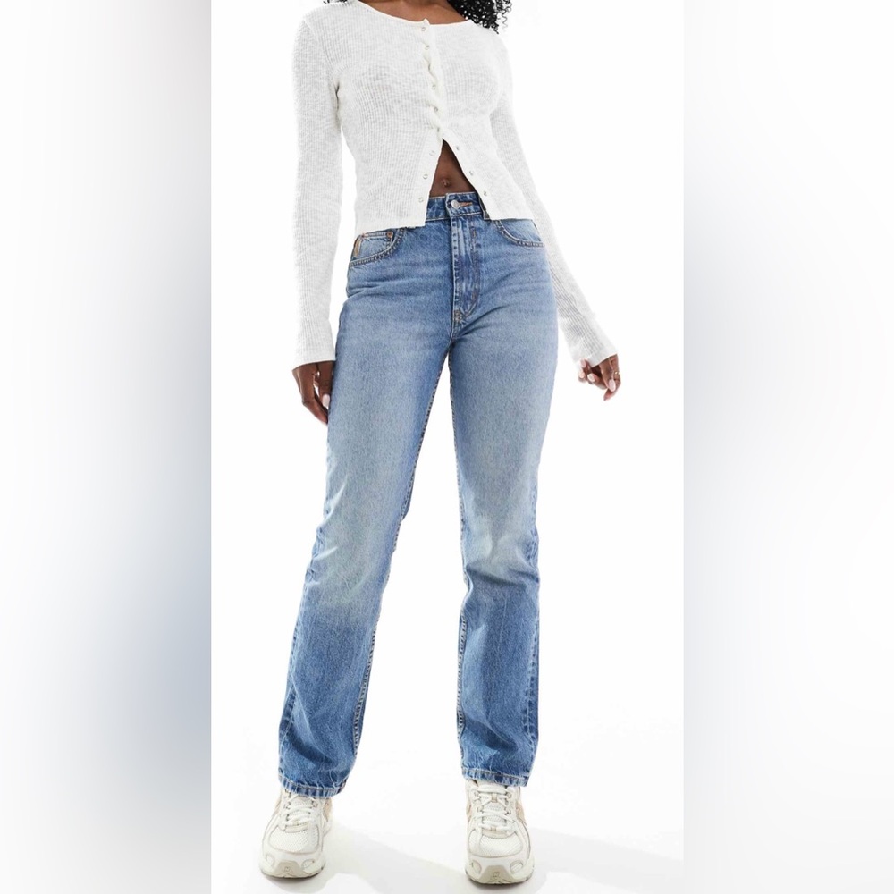 ASOS DESIGN mid rise straight jeans in midwash Sz 24